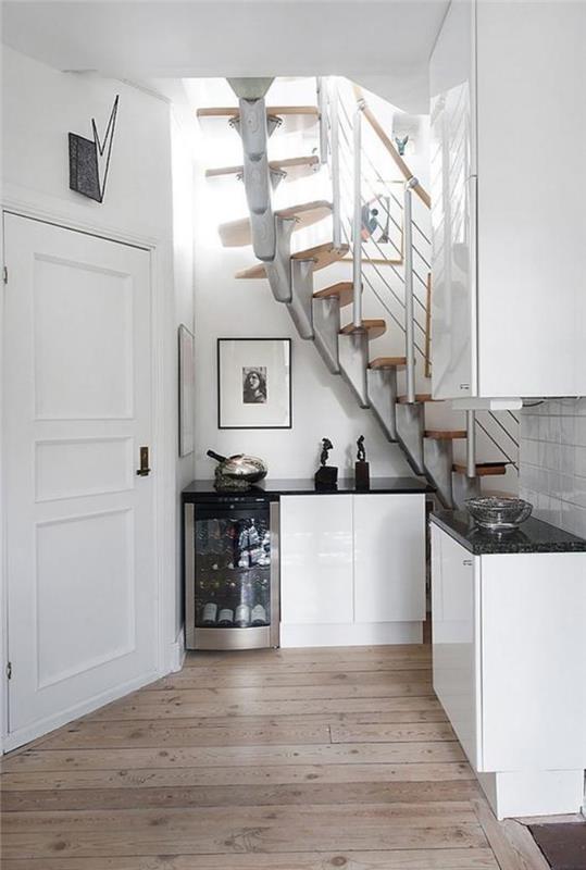 moduliniai laiptai-skandinaviška-originali virtuvė