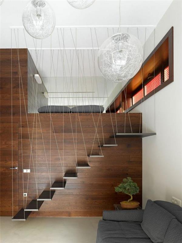 fantastično-viseče-stopnišče-dnevna soba-z mezaninom