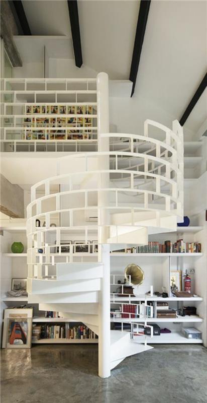 balti spiraliniai laiptai, skirti lofto stiliaus namams su baltomis lubomis