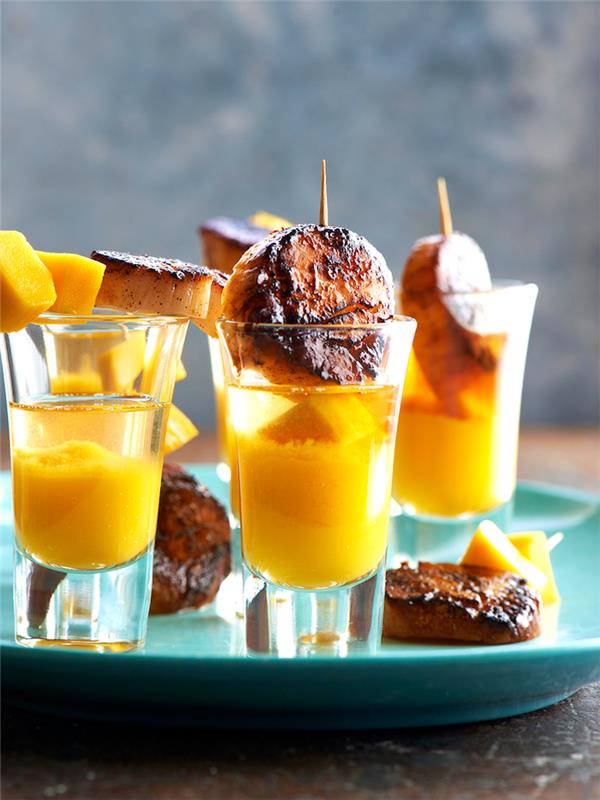 kotleti na žaru, postreženi z mangovim sokom, recept recept preprosta in izvirna aperitivna verina
