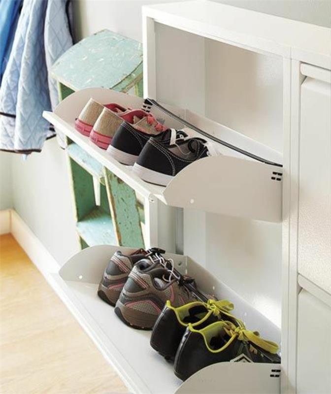 polica za čevlje na hodniku-lepo-belo-pohištvo-v-stanovanju-hodnik