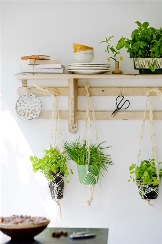 Stenska omara za shranjevanje v obliki lesene police, DIY rastline makrame in vzmetenja zelišč