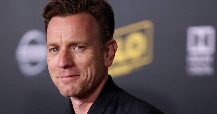 Angleški igralec Ewan McGregor se pogovarja z Disneyjem Plus, da bi igral Obi Wan Kenobi v spin-off seriji