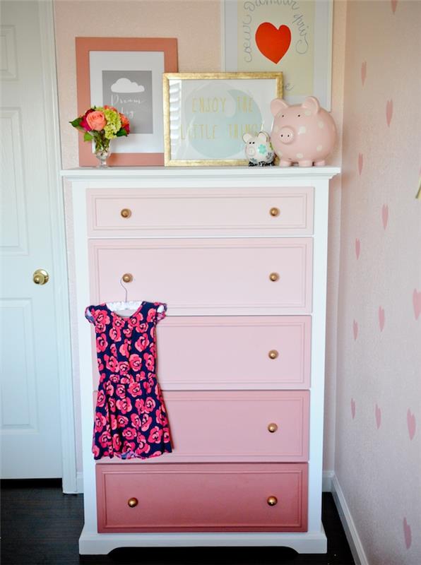 pobarvajte kos pohištva z ombre učinkom, različne odtenke rožnate na omaro v dekliški sobi