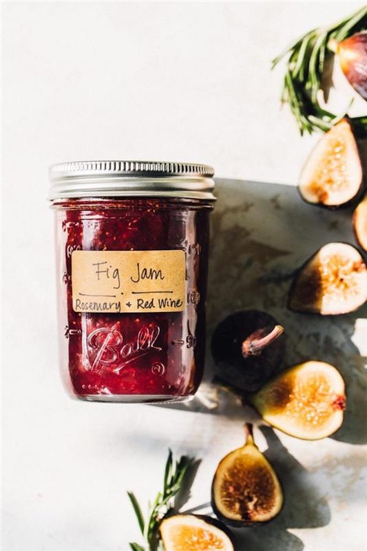 primer domače figove marmelade z rožmarinom in vinom izvirna ideja poletnega recepta
