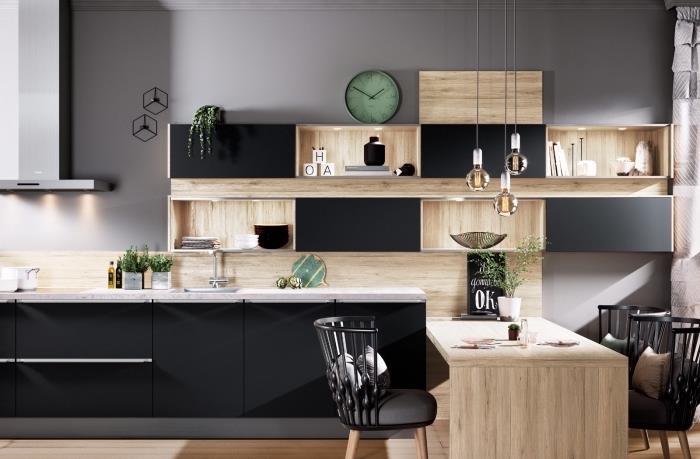 modern bir mutfak dekoru için hangi renkleri ilişkilendirmeli, raflı ahşap mutfak sıçrama modeli