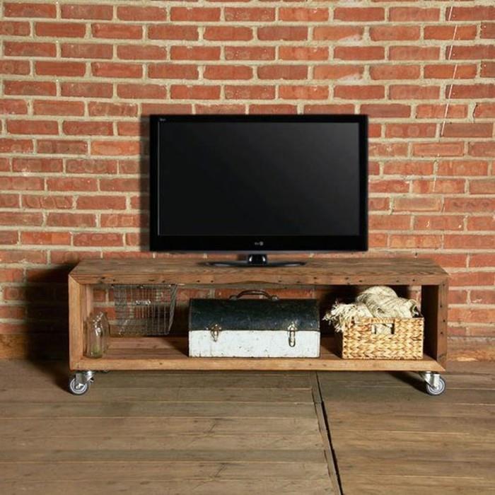 make-a-minimalist-tv-model-omarica-lesena-omara-z kolesci