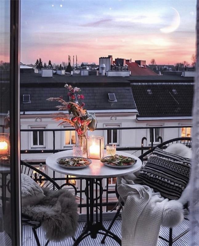 Gražūs zen tapetai, gražūs tapetai, jaustis gerai namuose Paryžiaus balkone su vaizdu