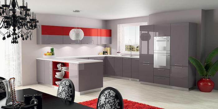 gri ile hangi renk ilişkilendirilir, gri lake ve kırmızı mutfak cephesi örneği, kırmızı halı, siyah masa ve sandalyeler