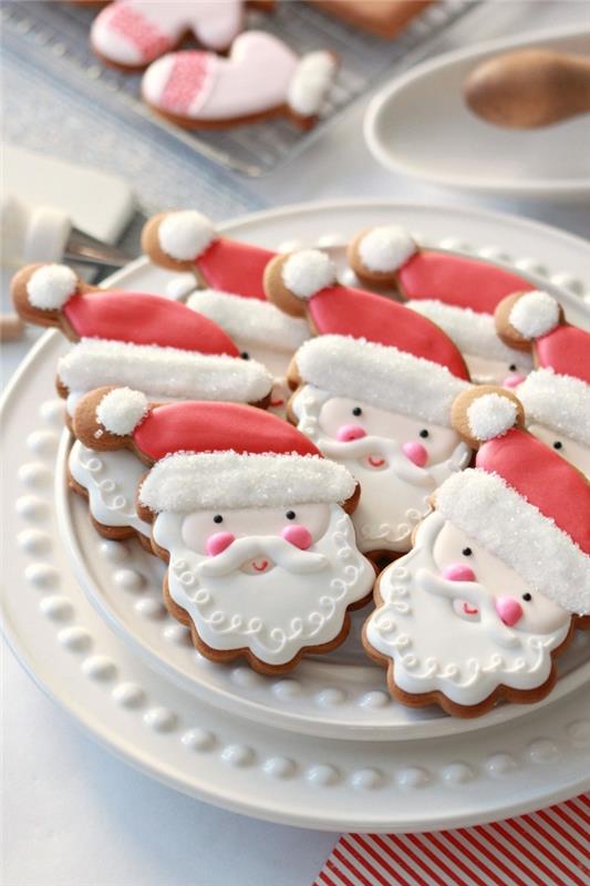 Božičkovi piškoti s kraljevsko glazuro, ameriški recept za božične piškote, enostaven in hiter recept za sladko