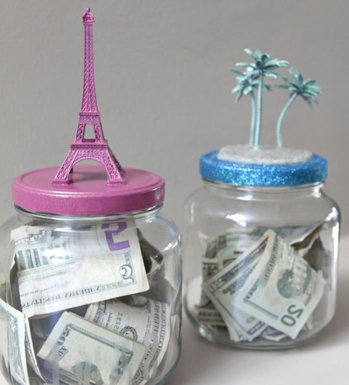 prihranite denar za potovanja, originalni tielire, stekleni kozarec za bankovce, figurice iz Eifflovega stolpa in palme