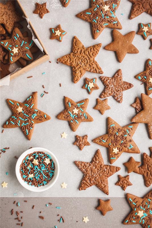 božični piškotek z božičnim piškotom in modrim sladkorjem, recept za božični piškotek v obliki zvezde