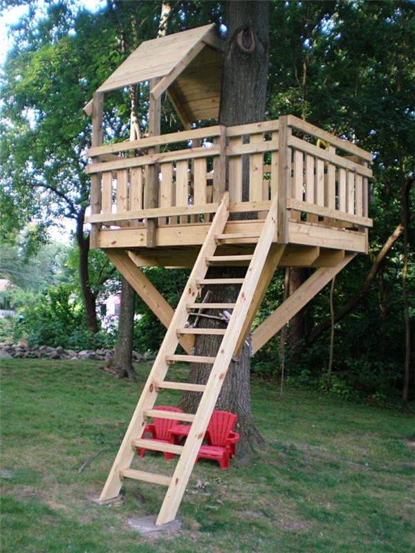 primer kabine za palete, kako narediti drevesno kabino z lestvami in krovom iz recikliranega lesa
