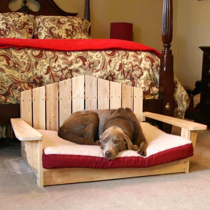 Koltuk tarzında ahşap plakalarla köpek yatağı nasıl yapılır
