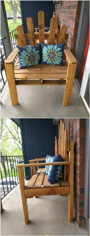 padėklų sofa su aukšta atlošu, padėklų kėdė, padėklų suoliukas su tamsiai mėlynos ir mėtų žalios spalvos pagalvėlėmis, verandos baldai