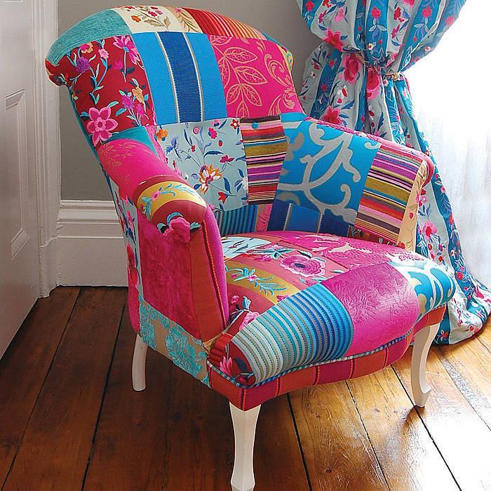 kratinys-fotelis-padažas-senovinė-kėdė-iš kelių tekstilės gaminių