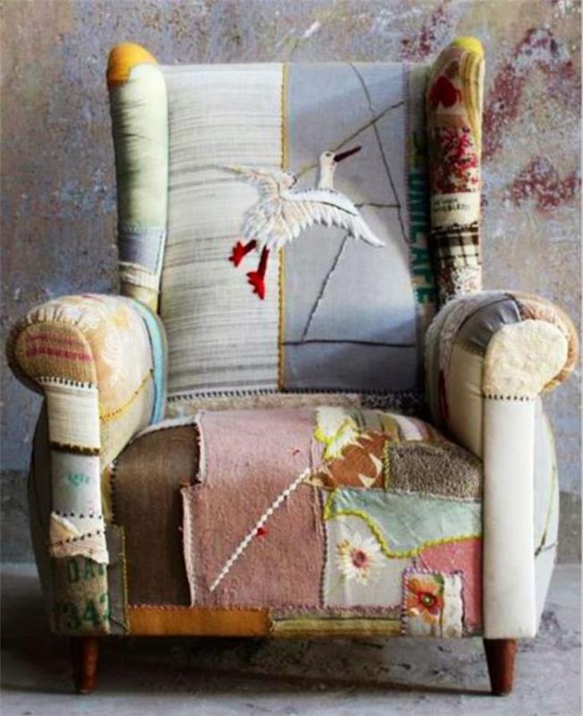 kratinys-fotelis-tekstilė-šviesiais atspalviais