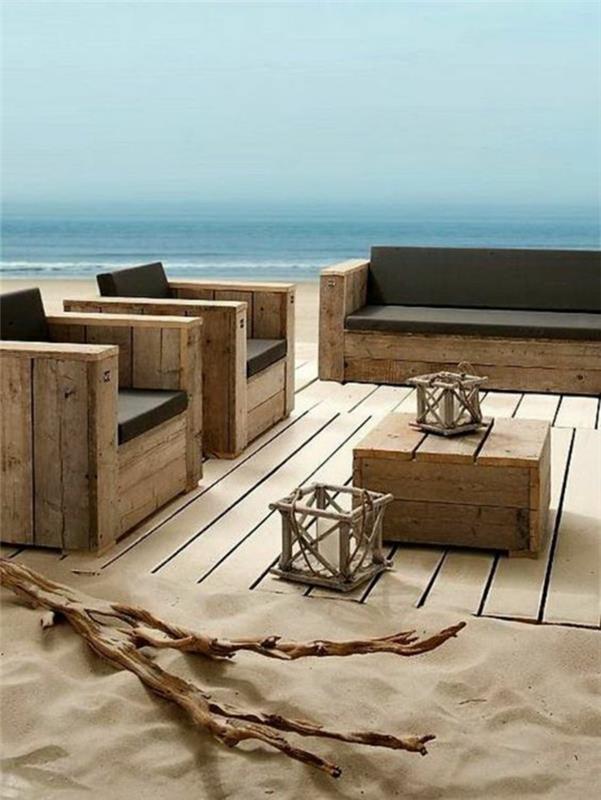 paplūdimio baldai, padėklų kėdė, dvi dalys, padėklų sofa, žemo padėklų sodo stalas, du kaimiško stiliaus mediniai žibintai