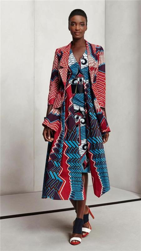 Afriška obleka z afriško jakno, afriški vzorec, sandale v rdeči in beli barvi, barve obleke modra, rdeča in bela