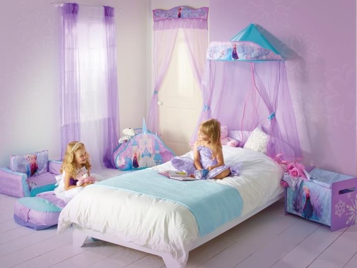 iç boyama, mor duvarlı ve beyaz zeminli kız yatak odası, uzun mavi ve mor perdeler, kar kraliçesi tasarım mobilyalar