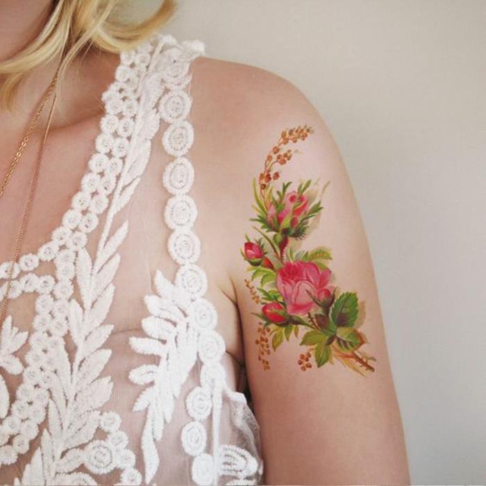 fiore-tattoo-idea-temporanea-romantica-elegante-rose-ibisco-colorati-esterno-braccio