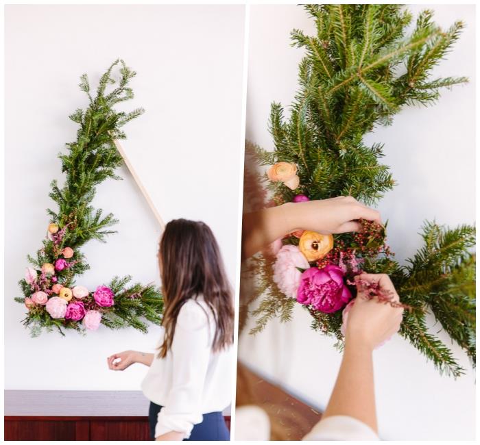 Decorazioni muri interni, triangolo di legno, rametti e fiori finti