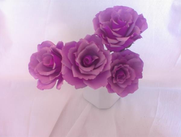 krepon-papir-cvet-vijolične-vrtnice