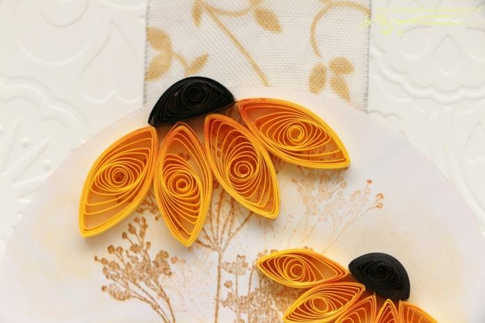 dört yapraklı ayçiçeği, tebrik kartı fikirleri, ne kadar kolay bir quilling modeli