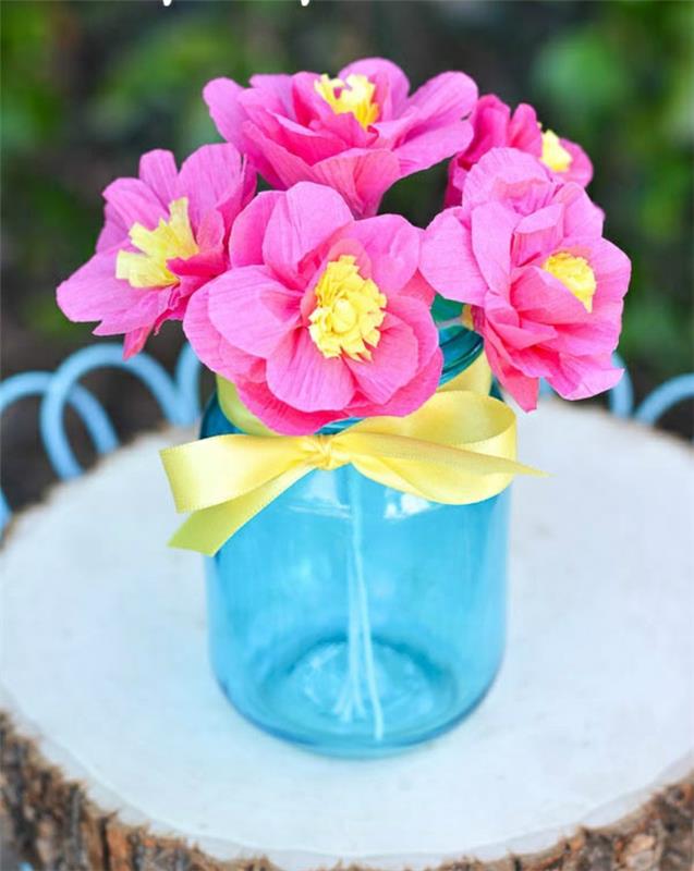 cvet-krepon-papir-poroka-naredi sam-steklo-vaza-roza-rože