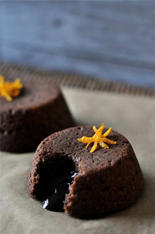 šokoladinis-fondantas-tekantis-šokoladas-ir-apelsinas