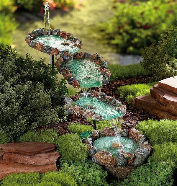 sodo fontanas-dizainas-kaskados-akmens padėklai