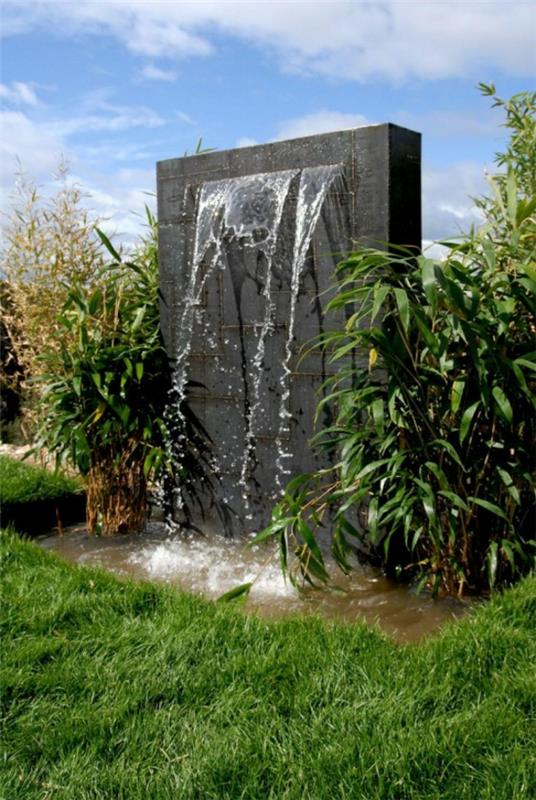 original-wall-fountain-a-vertical-fountain