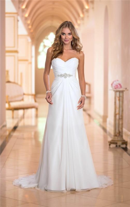 nuostabi-vestuvinė suknelė-paprasta-elegancija-prieškambaris