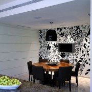 Papel de parede contrastante na cozinha