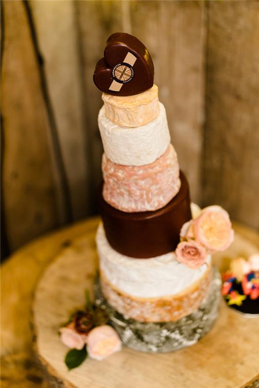 Vestuvių torto idėja jūsų vestuvėms, kaimiškas vestuvių torto stovas, originali sūrio pyrago idėja