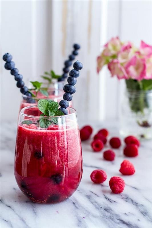 rdeče jagode-zdrav-shujševalni-smoothie-recept