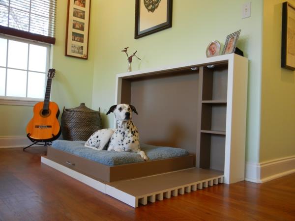 baldai-miegamasis-su rankomis užklijuotas laminatas-medinės grindys su tobula akustine gitara ir dviaukštės lovos-sieninės lovos-mažuose berniukuose-miegamasis-tinka-murphy-dviaukštės lovos-siena- lovos-dizainas pakeistas
