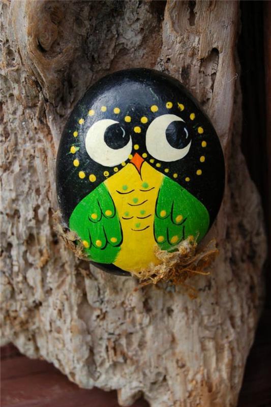 dekoruoti akmenukai, viščiukas galetne gamina gyvūnus akmenimis