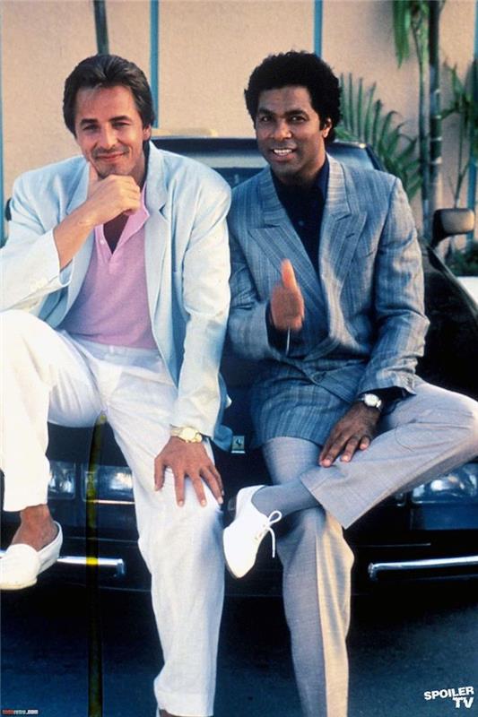 80'ler erkek kostümü, retro bir dokunuşla bugün kullanılacak kıyafet, Miami Vice tarzı erkek takım elbise