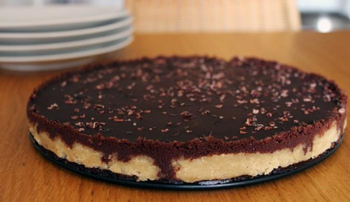 kakavos pyragas-šokoladas-miltelių pyragas-nestle-tortas