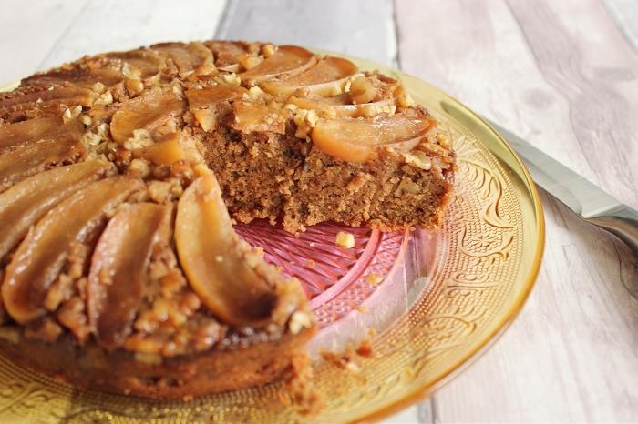 bir pastada yumurta nasıl değiştirilir, yumurta ve süt içermeyen elma ve fındık tatlısı örneği