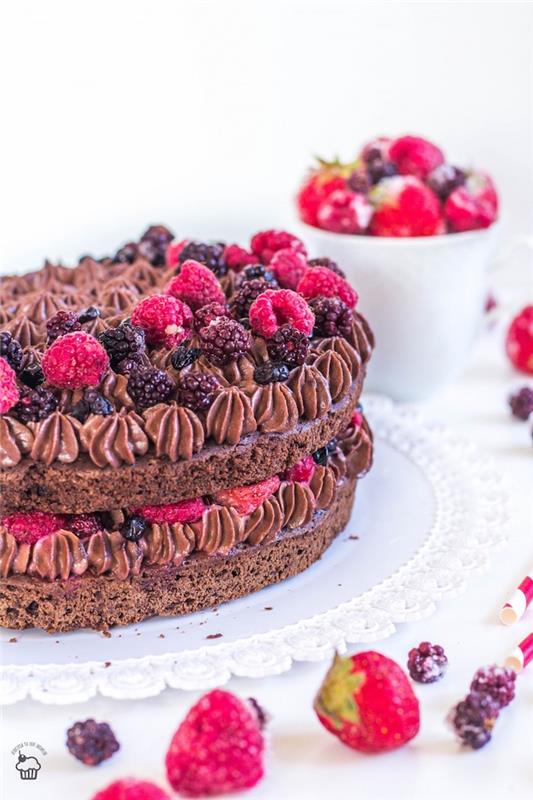 Lengvas suaugusiųjų gimtadienio tortas lengvas aviečių gimtadienio šokoladinis pyragas