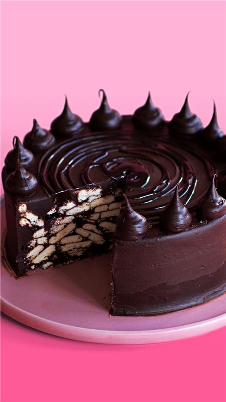gimtadienio tortas su sausainiais ir šokoladu, šokolado užpilas, lengvas ir greitas bei originalus desertas, kuriam nereikia orkaitės
