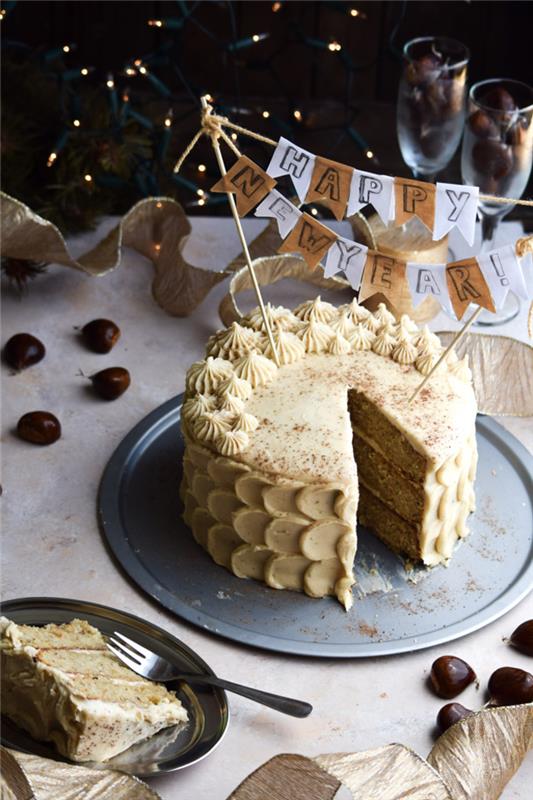 izvirna rojstnodnevna torta z domačo kostanjevo moko z jajčno glazuro, recept s kostanji za vaše domače pecivo