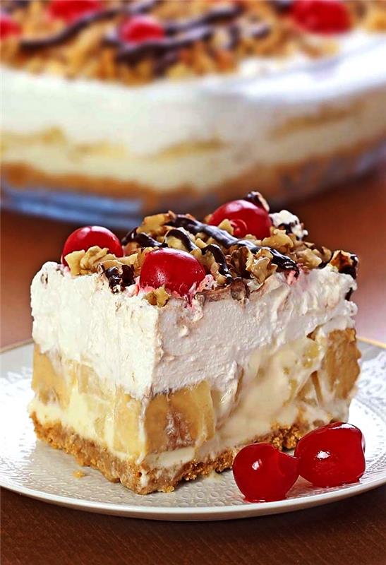 recept za banana split split s sladoledom, sadjem in oreščki, enostaven in izviren recept za torte brez peke