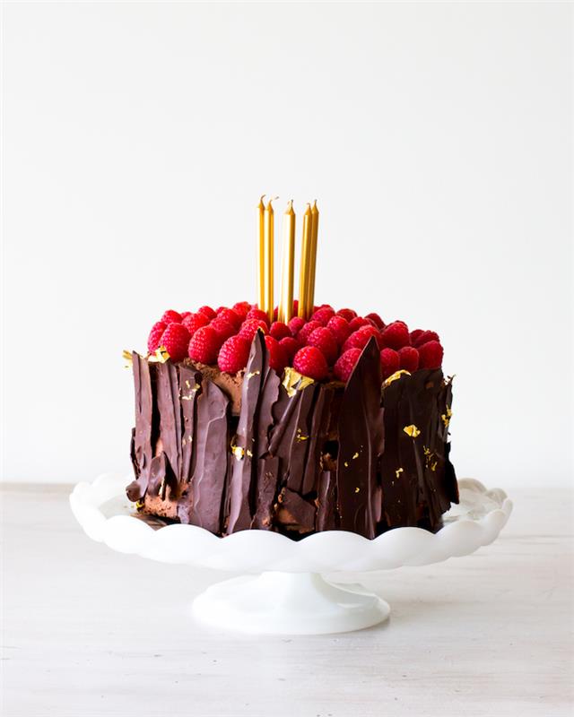 Greito šokoladinio pyrago recepto lengvas receptas su genoise šokoladiniam pyragui su avietėmis