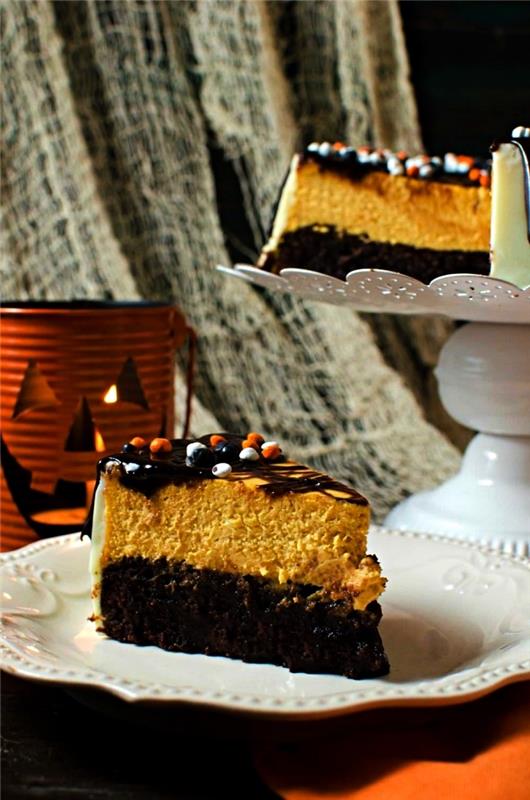 Helovino receptas moliūgų desertas, dviejų skonių pyragas su pyragu su šokoladu ir moliūgu