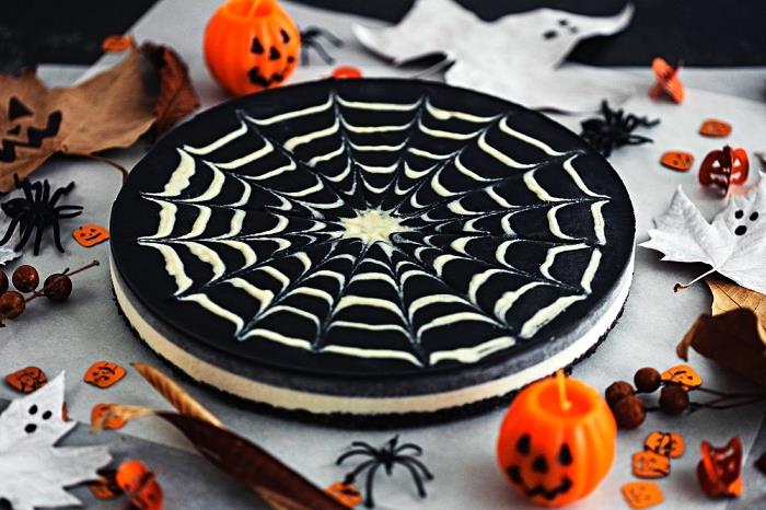 juodo ir balto šokolado voratinklio sūrio pyragas, lengvo voratinklio Helovino pyrago idėja
