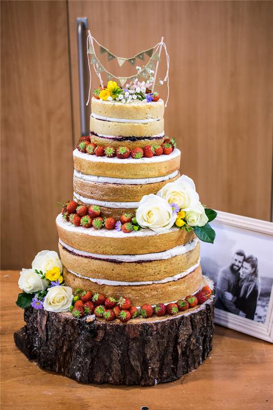 Miniatiūrinis elnių girliandų viršutinis vestuvinis tortas, individualus vestuvinis tortas, meilės torto idėja