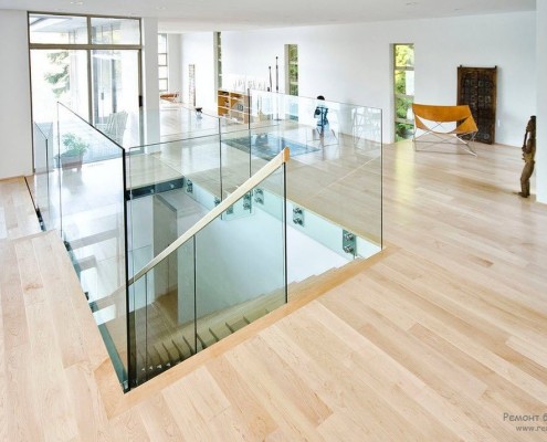 Le grandi superfici in vetro sono il segno distintivo del minimalismo